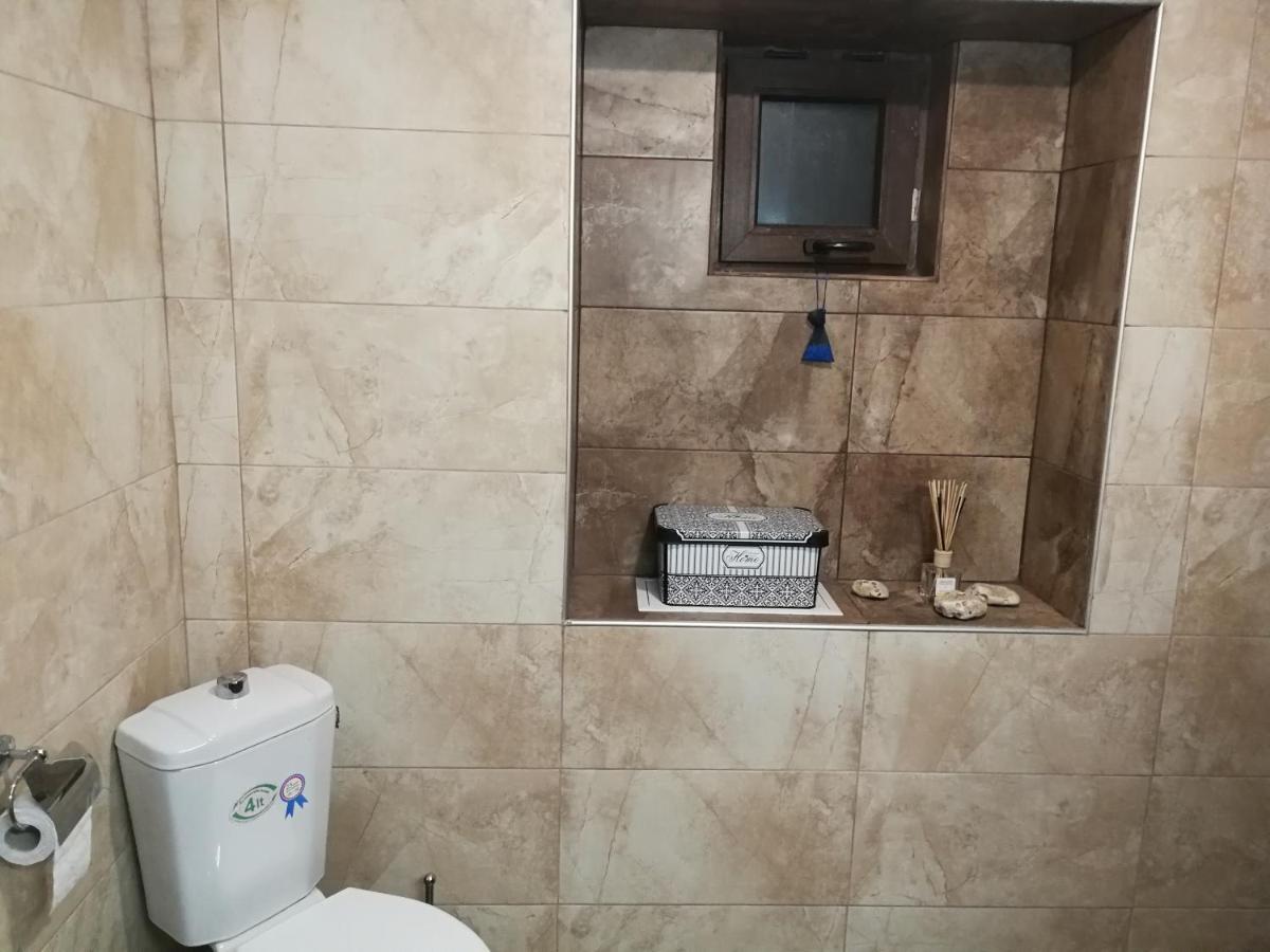 Къща За Гости Casa Blanca Villa Targoviste Kültér fotó