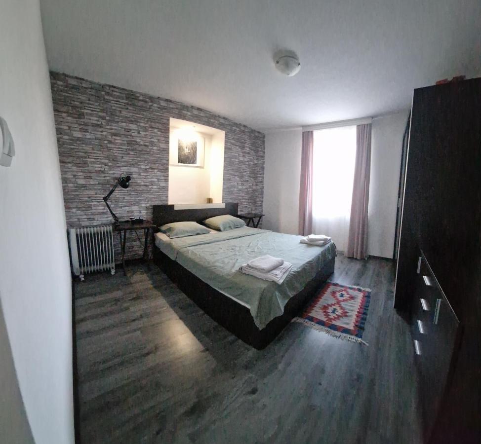 Къща За Гости Casa Blanca Villa Targoviste Kültér fotó